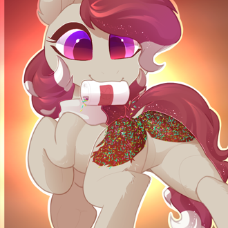 A pony is covering her own butt in sprinkles! What a silly creature. 